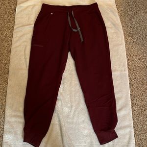 Figs Burgundy Zamora Jogger Scrub Pants in medium, gently used.